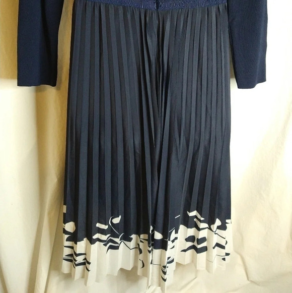 Navy Blue Pleated Dress 😍 - Picture 12 of 16